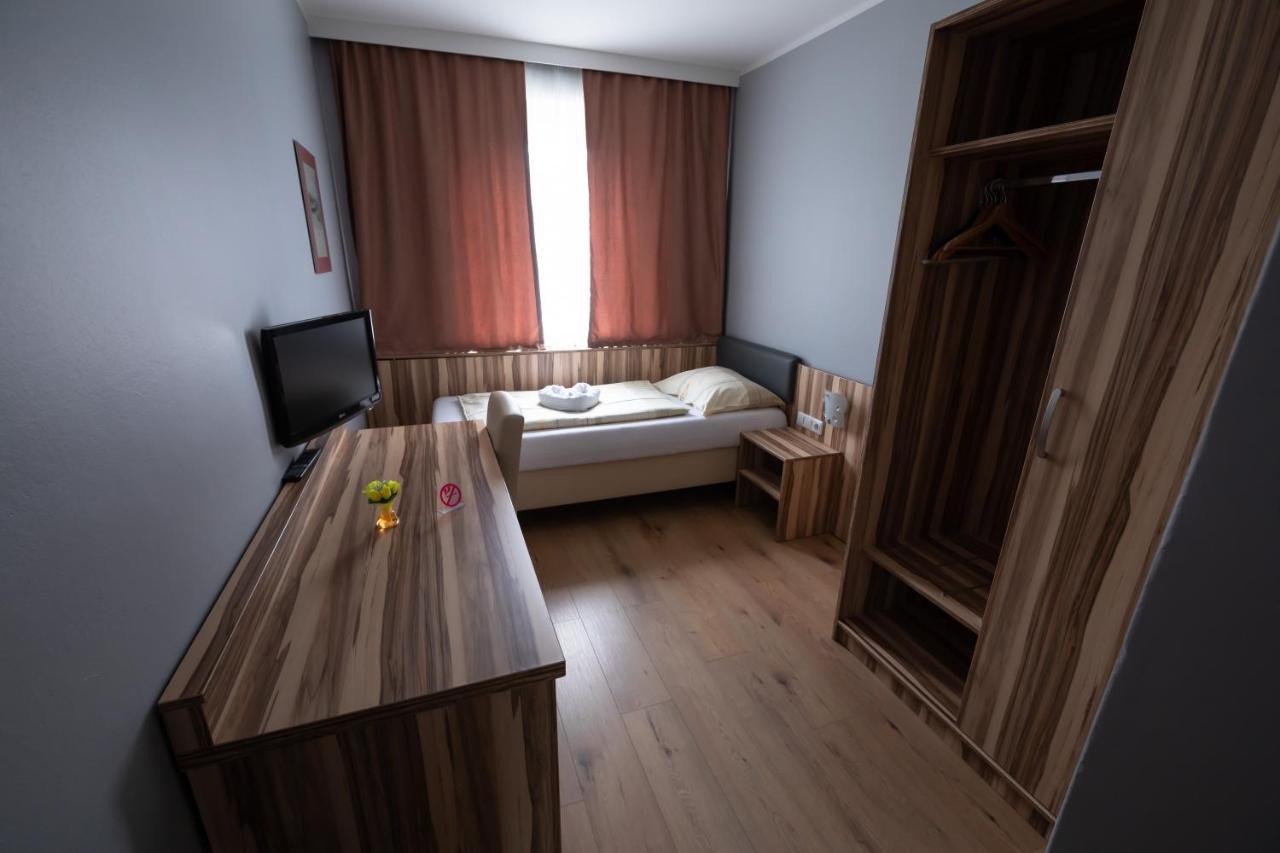 Hotel Am Limes 엔스 외부 사진