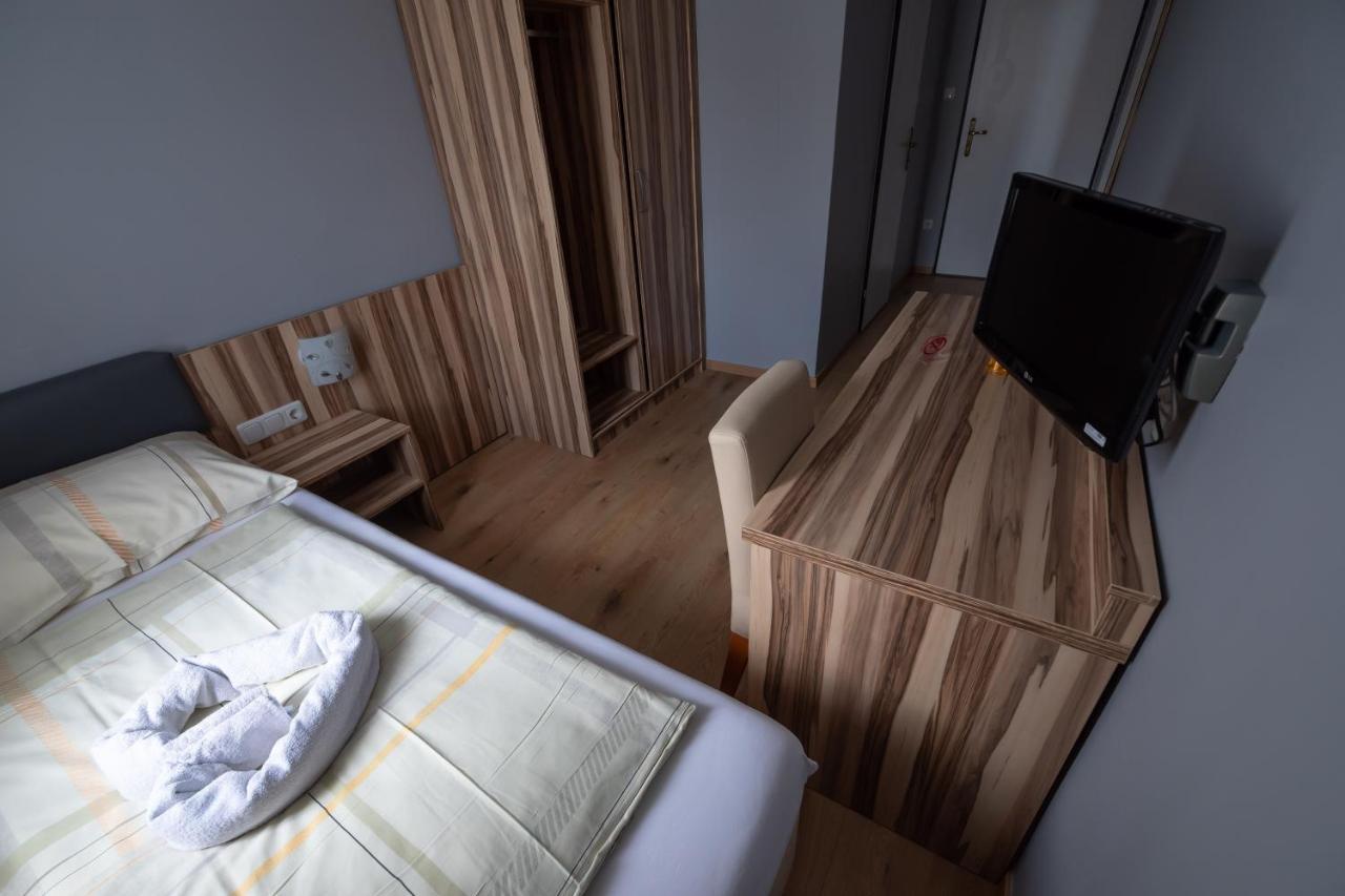 Hotel Am Limes 엔스 외부 사진