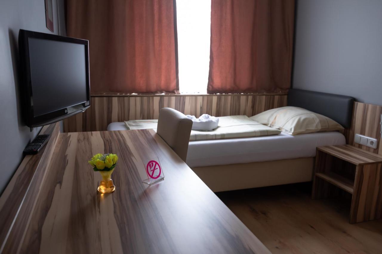 Hotel Am Limes 엔스 외부 사진