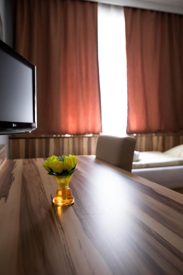 Hotel Am Limes 엔스 외부 사진